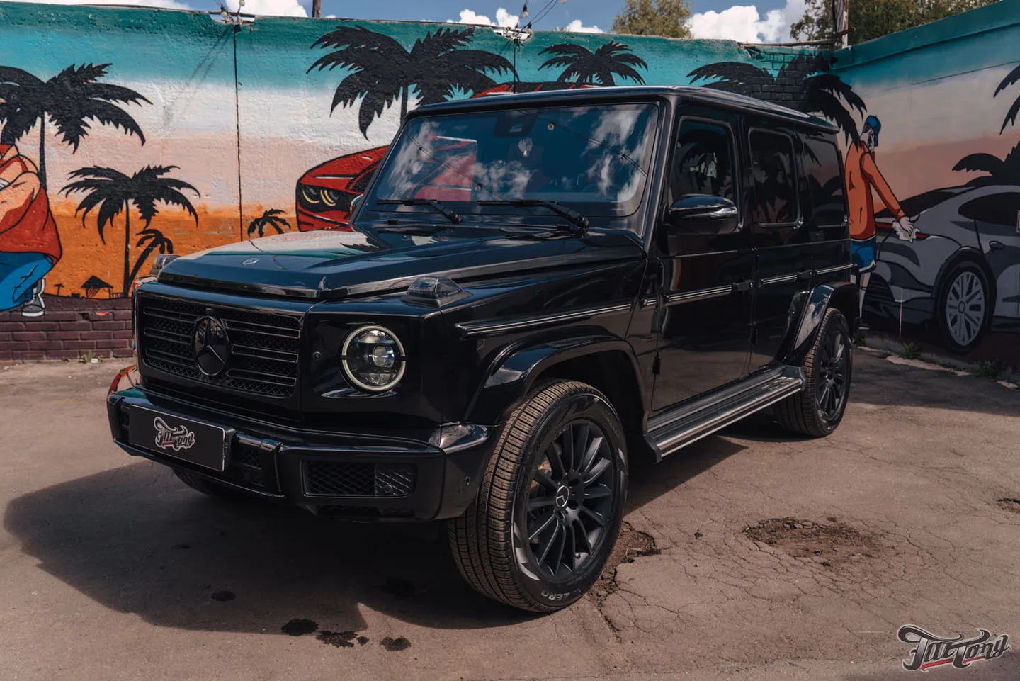 Окрасили диски и перешили руль на Mercedes G-class